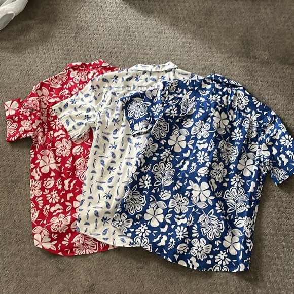 3 Old Navy Men’s Everyday Shits - Picture 2 of 2